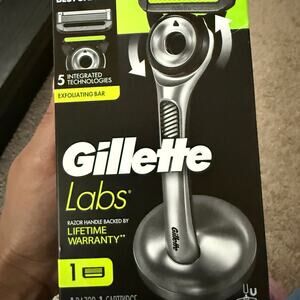 Gillette Labs Mens Shaving Includes 1 Razor with Exfoliating Bar, 1 cartridge